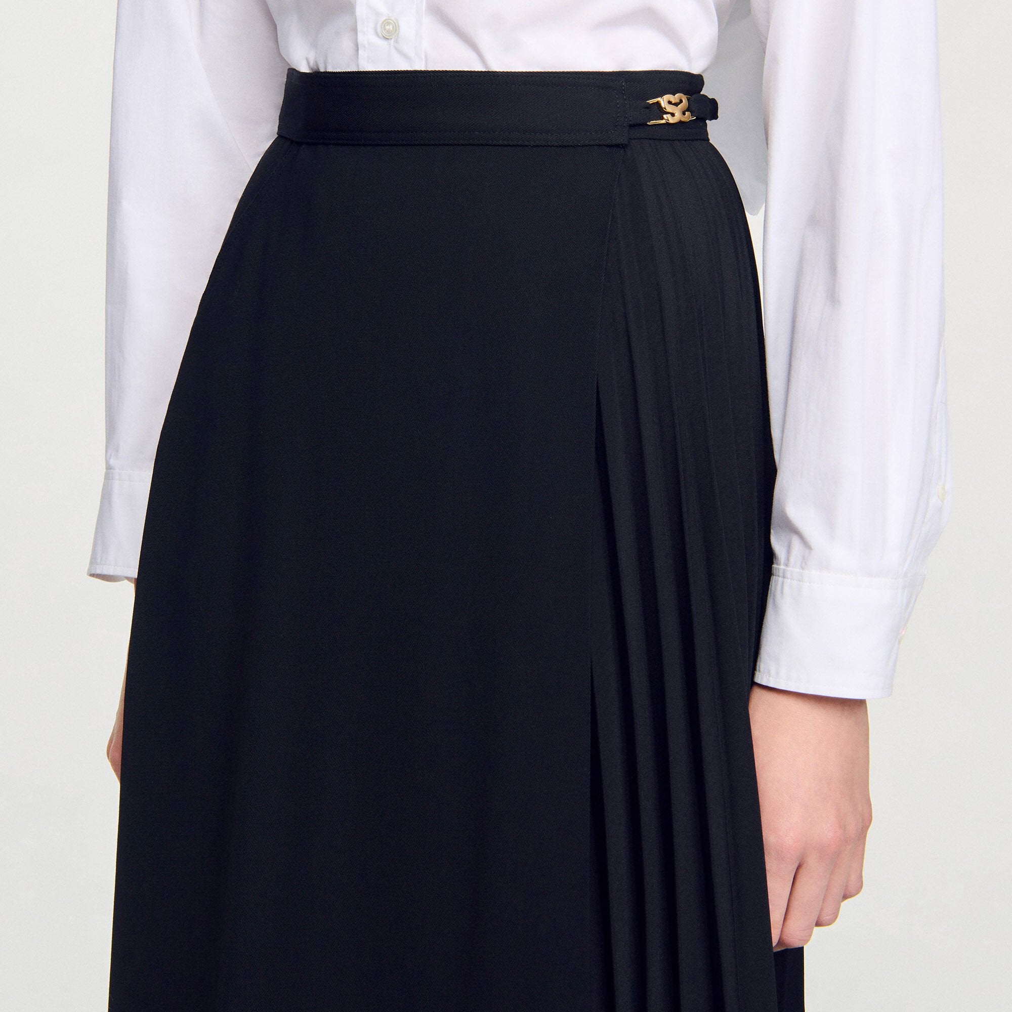 Curb chain buckle pleated skirt Black Sandro Women